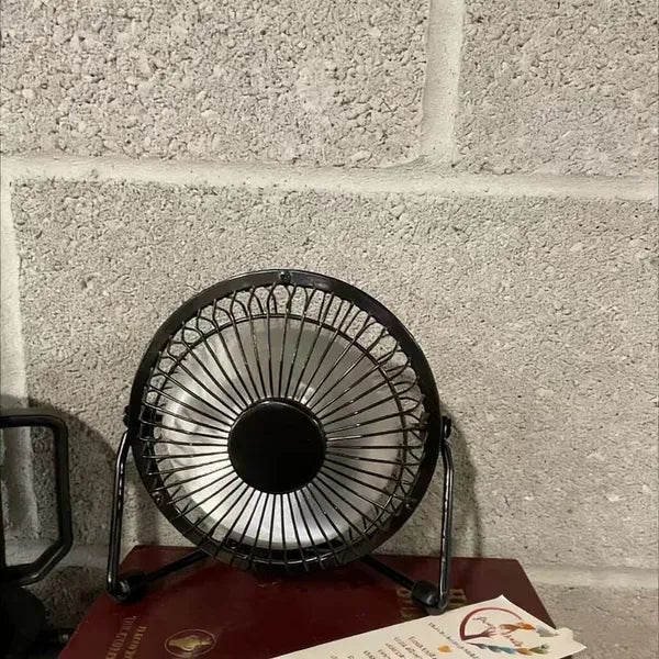 4" USB Powered Adjustable Head Personal Desk Fan Black - view 5