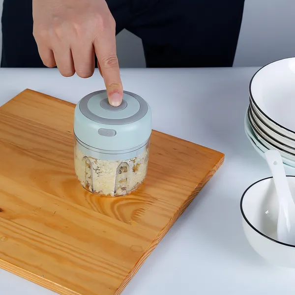 Mini Electric Garlic Chopper Ginger Chopper With 8.45OZ Capacity Cordless Garlic Mincer Food Chopper