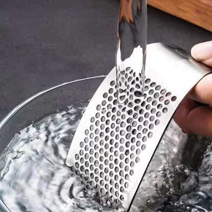 Multi-function Manual Garlic Press Stainless Steel Garlic Presse Curved Garlic Grinding Slicer Chopper Home Cooking - view 3