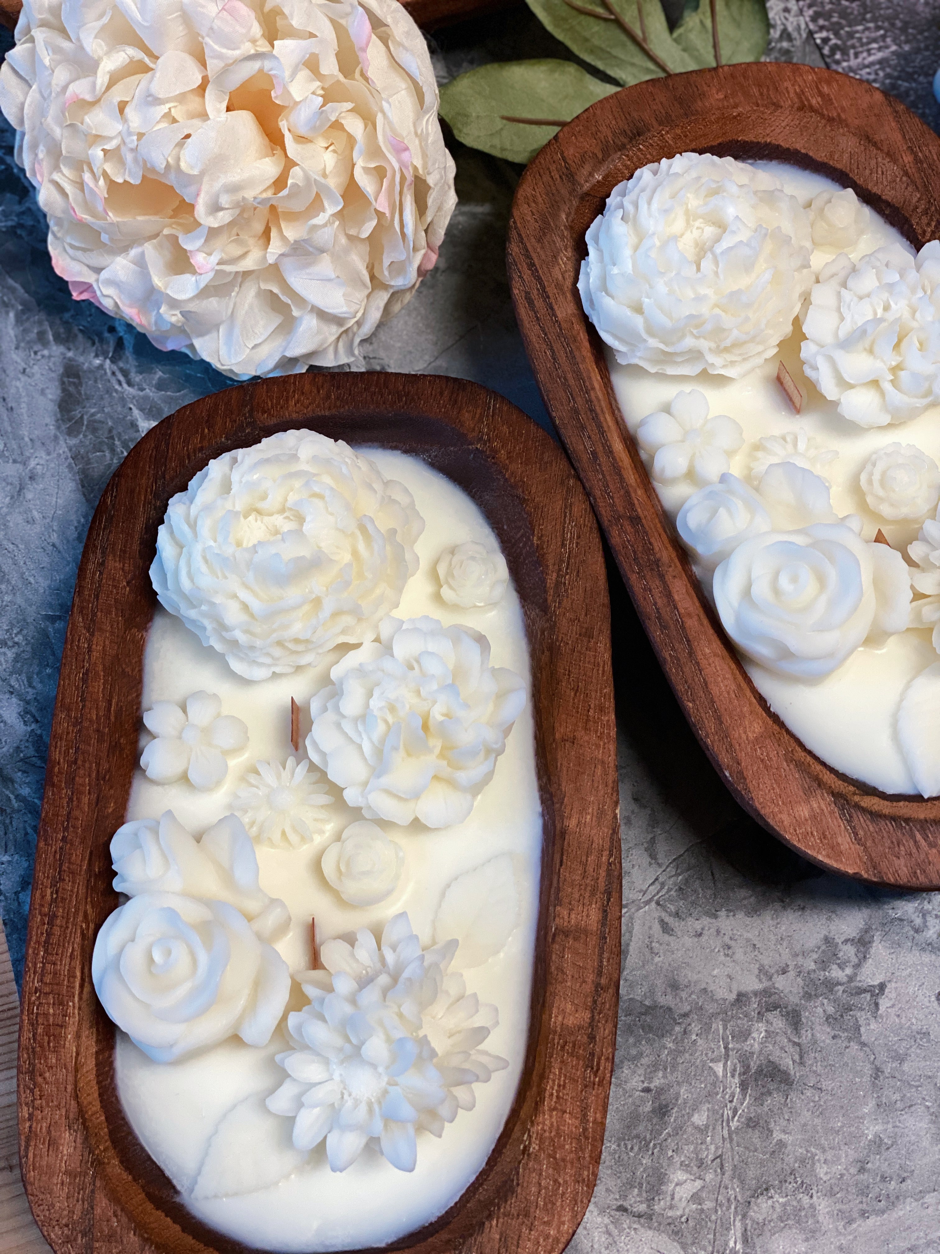 Vela aromática en cuenco de madera