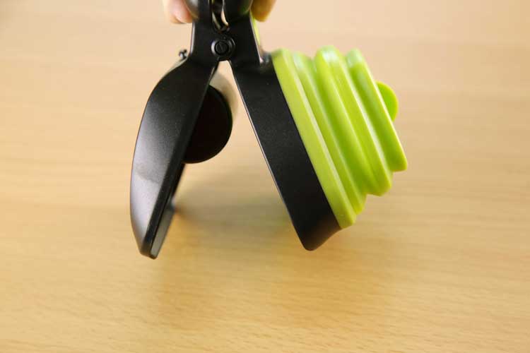 Dog Pet Travel Foldable Pooper Scooper With 1 Roll Decomposable bags Poop Scoop Clean Pick Up Excreta Cleaner Epacket - view 2