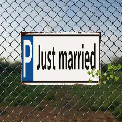 Retro Just Married 2D Flat Iron Sign, Vintage Handcrafted Metal Wall Decor Plaque, Creative Wedding Anniversary Gift - view 4