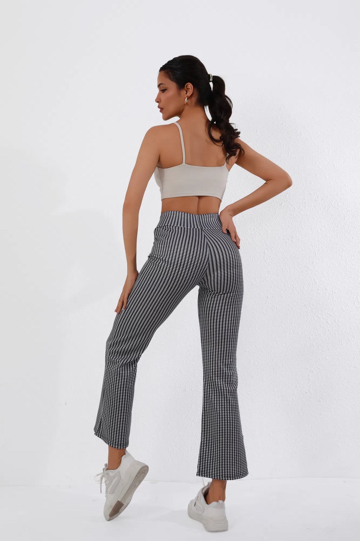 High-Waisted Houndstooth Flare Trousers Sleek Fit, Comfy Stretch, Classy Look - view 8