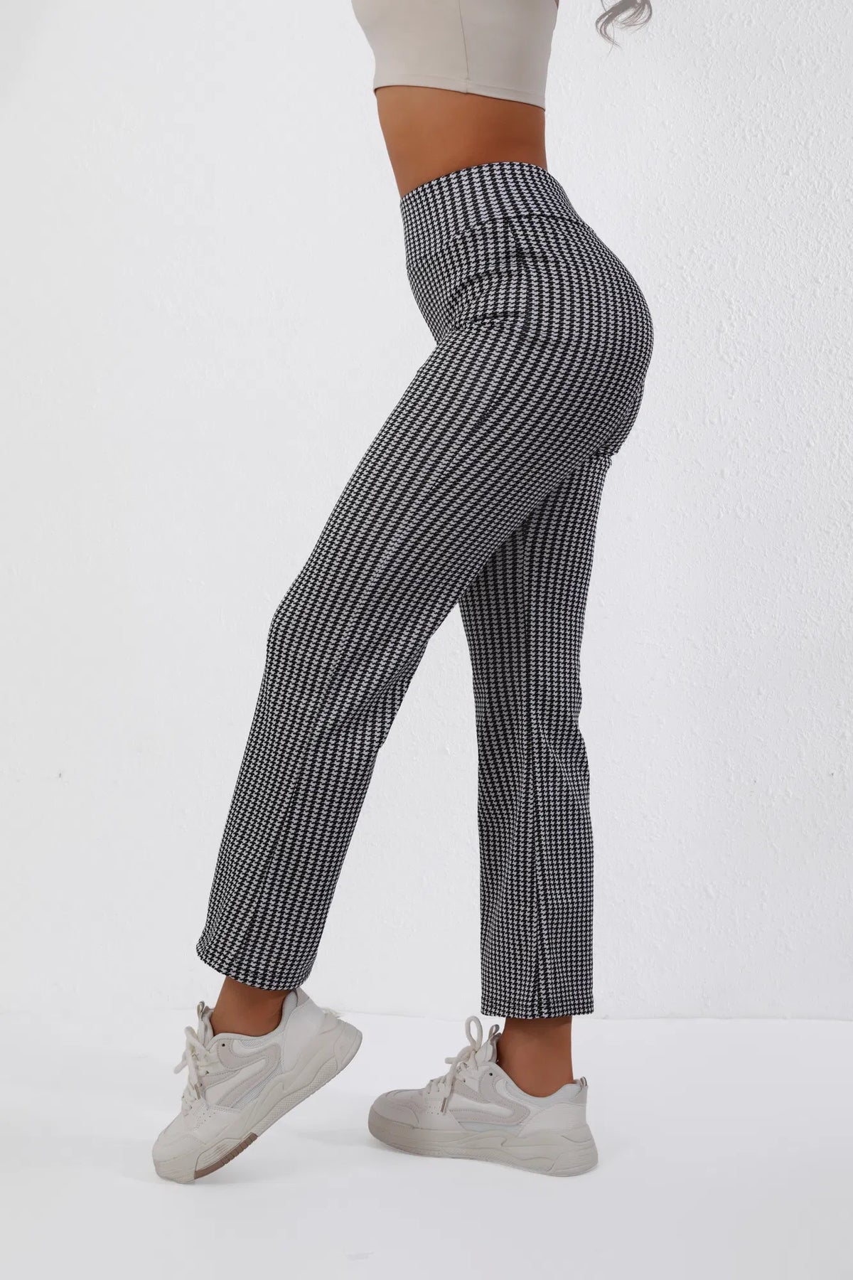 High-Waisted Houndstooth Flare Trousers Sleek Fit, Comfy Stretch, Classy Look - view 6